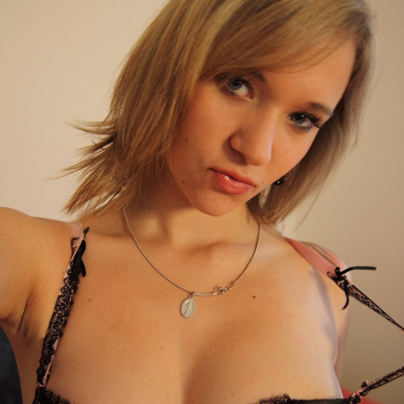 Escort Kerenza de Montreuil-sur-Maine